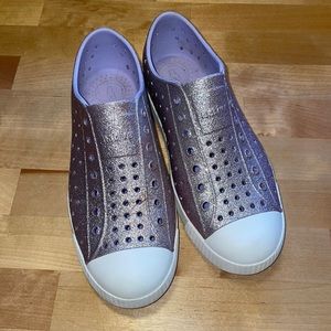 Lilac glitter natives